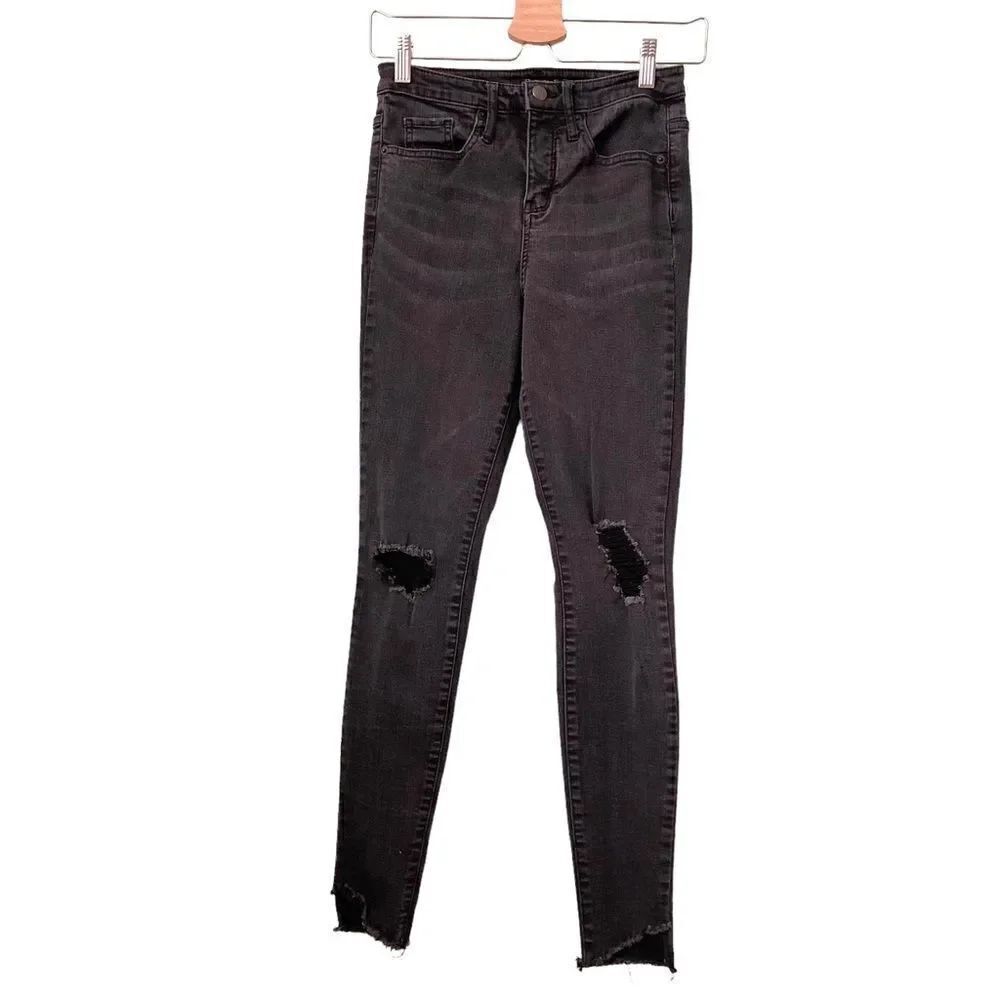 Wild Fable Skinny Distressed Jeans in Black Size 0
